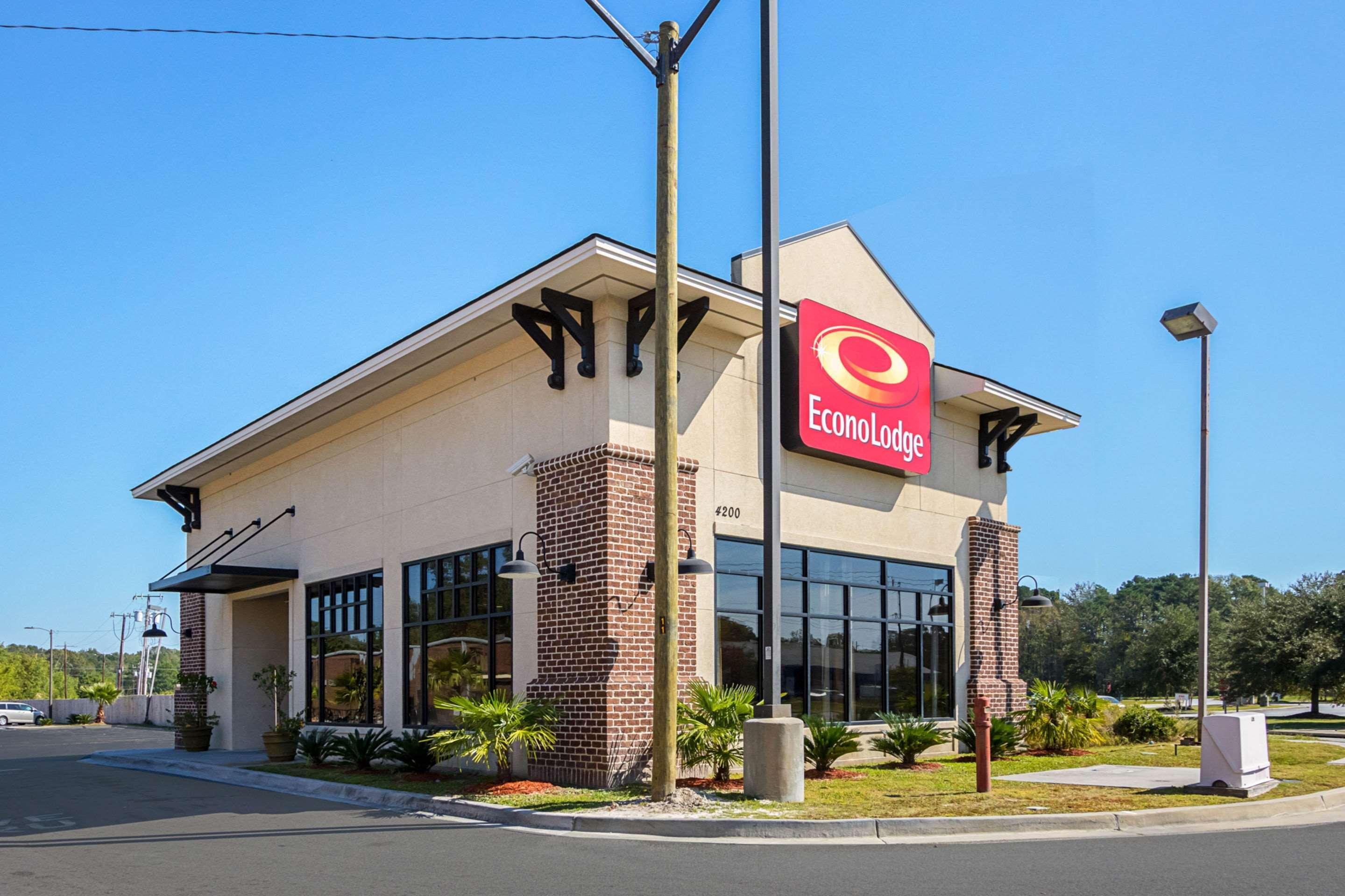 Econo Lodge Savannah Exterior photo