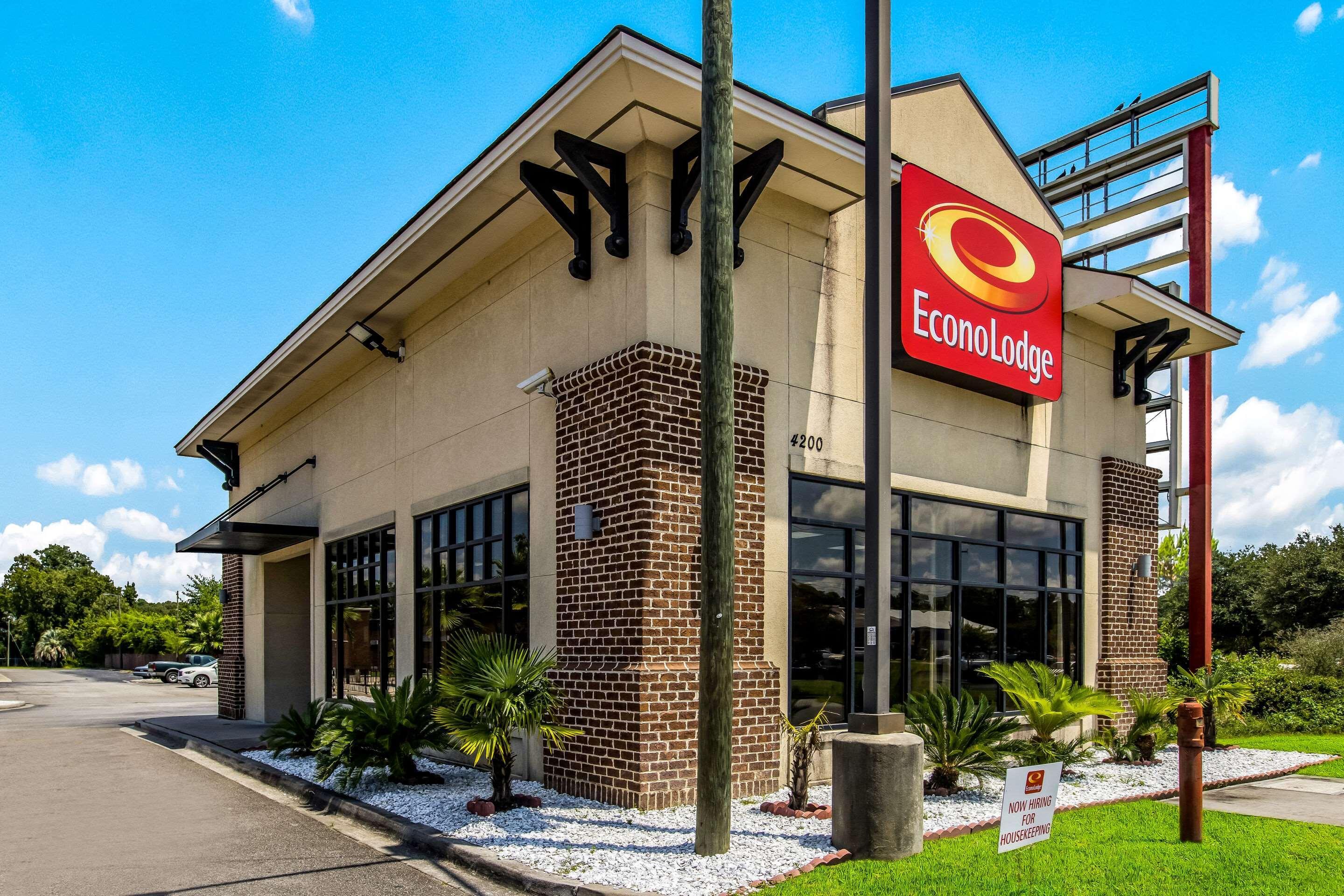 Econo Lodge Savannah Exterior photo