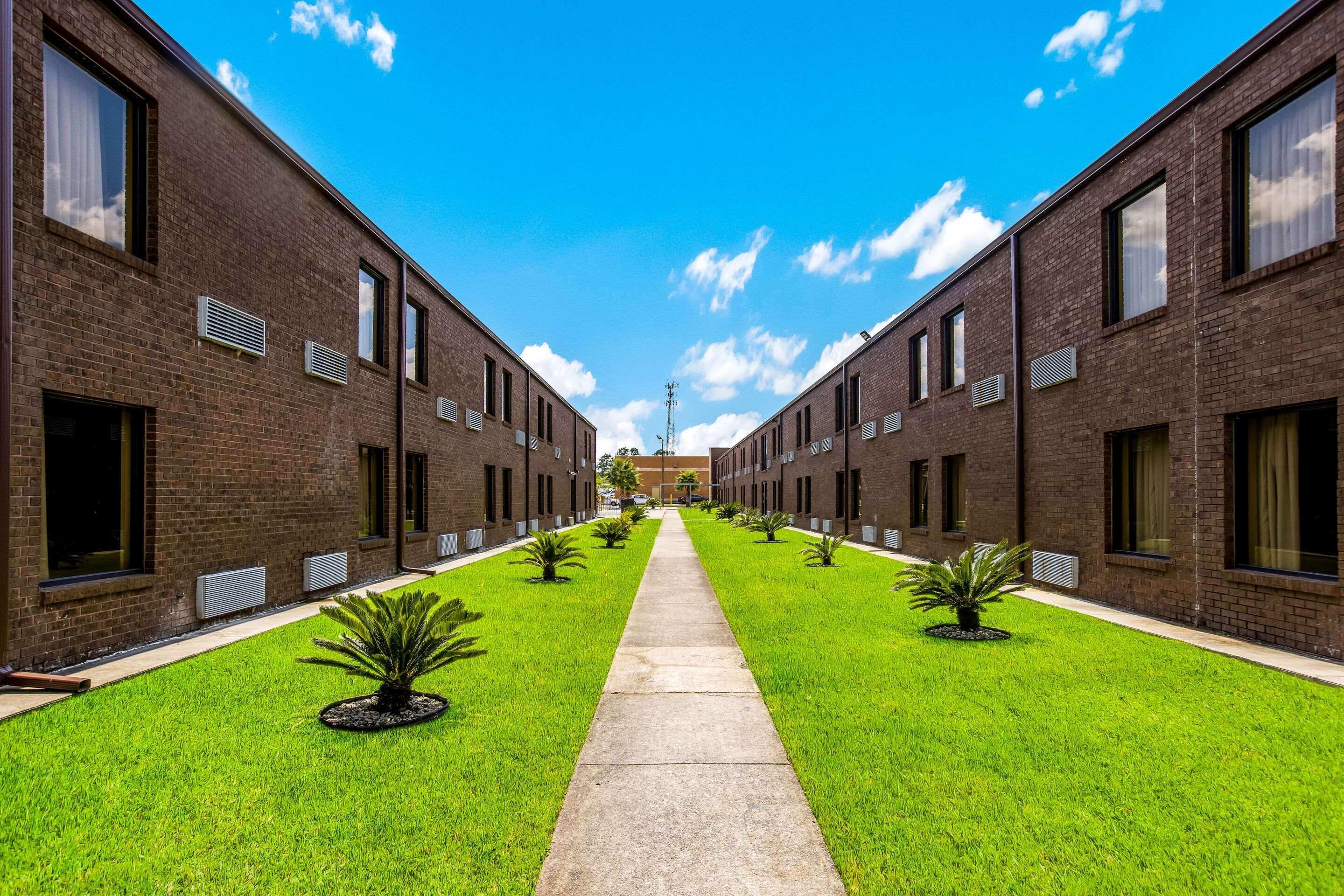 Econo Lodge Savannah Exterior photo