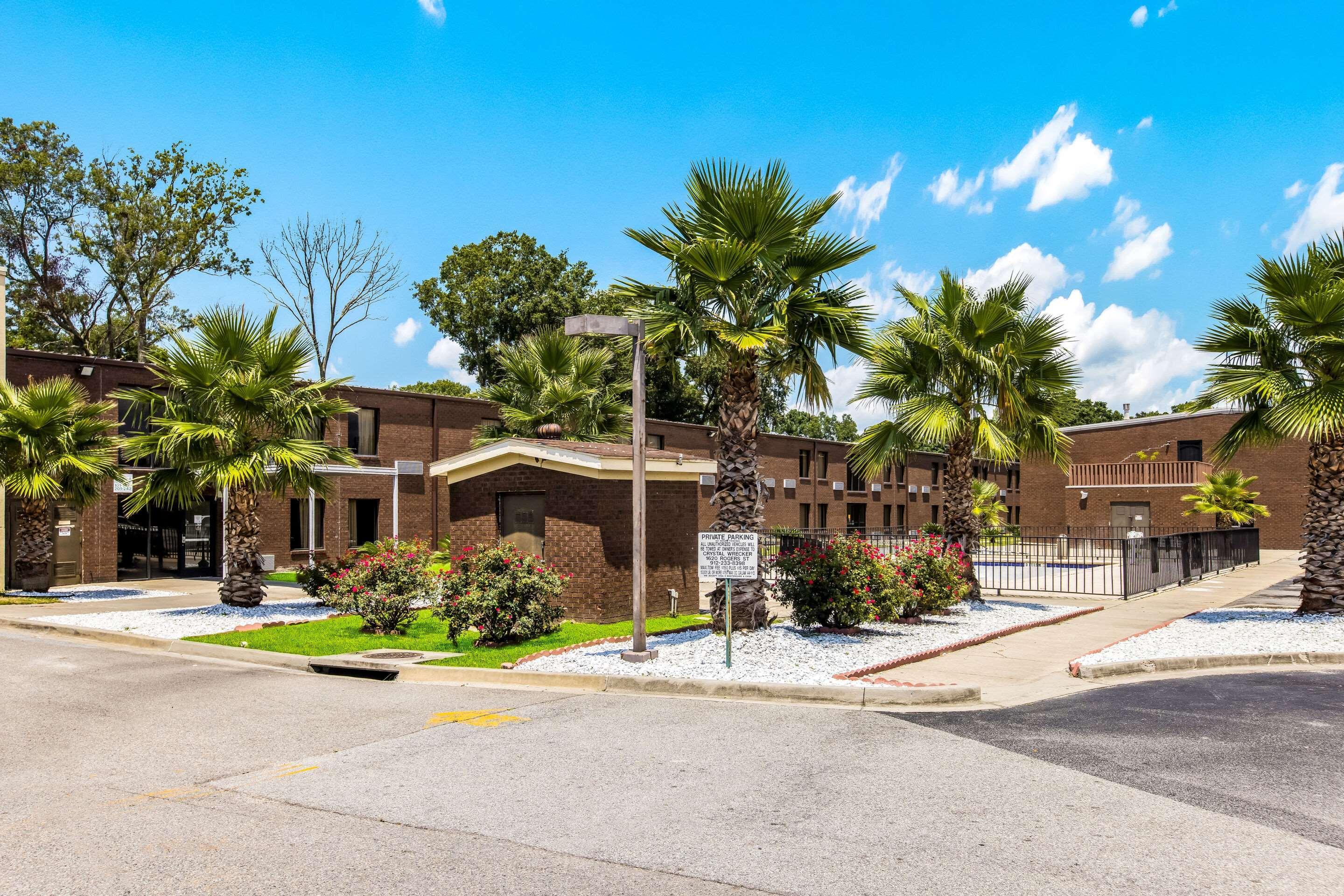 Econo Lodge Savannah Exterior photo